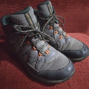Merrell Women's Hiking Boot Size 7 Lightly Used Green/Gray Outdoor Ankle Boot